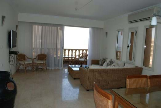 Furnished apartment with pool and beach!El Ahyaa